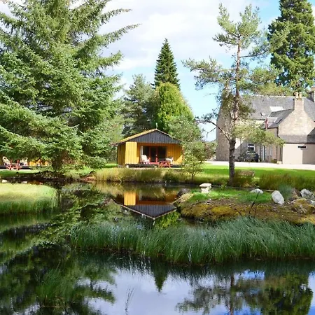 Reuben'S Highland Retreat - Speyside Villa Carrbridge Exterior photo